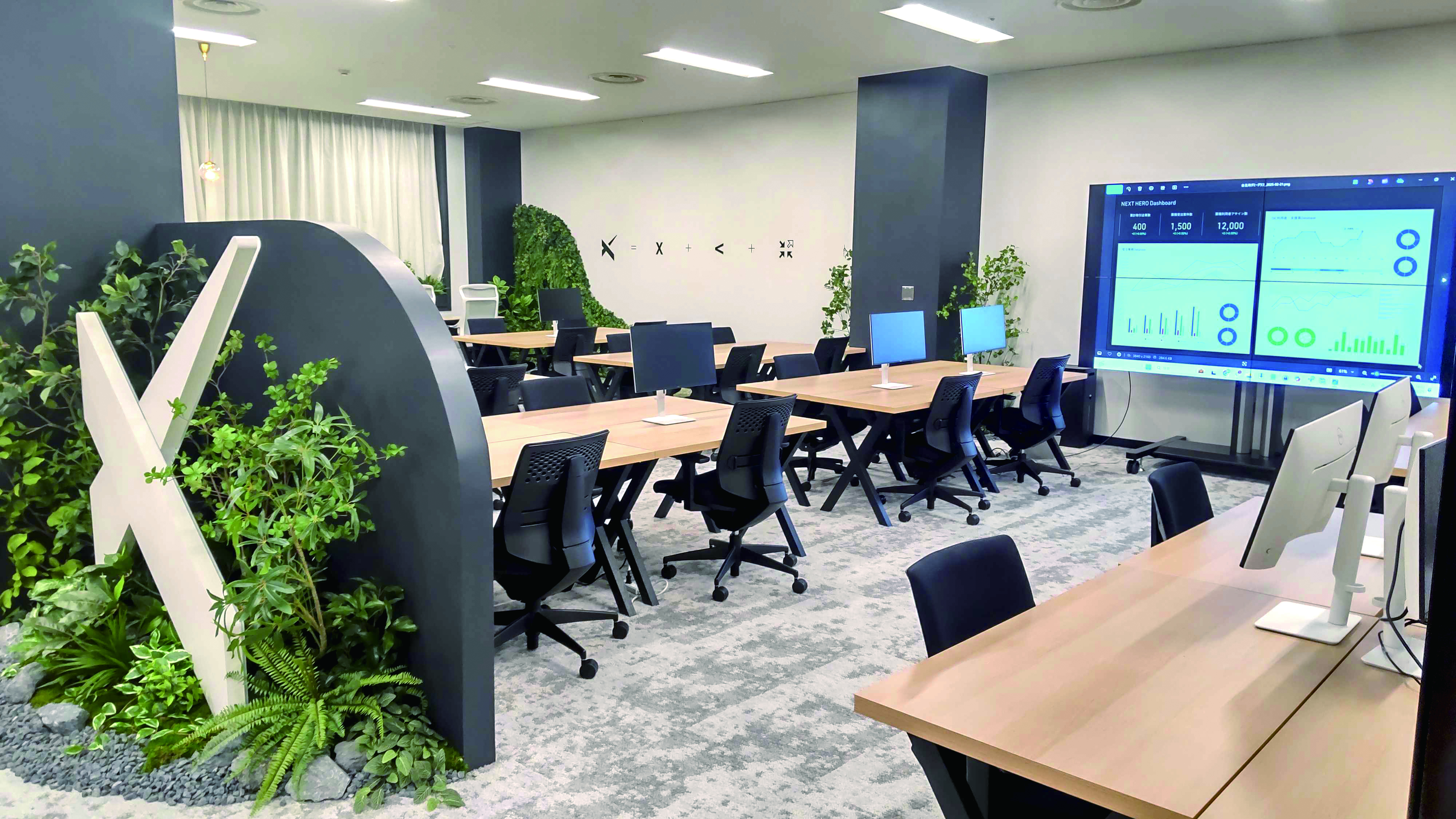 NEXT HERO DIC丸の内